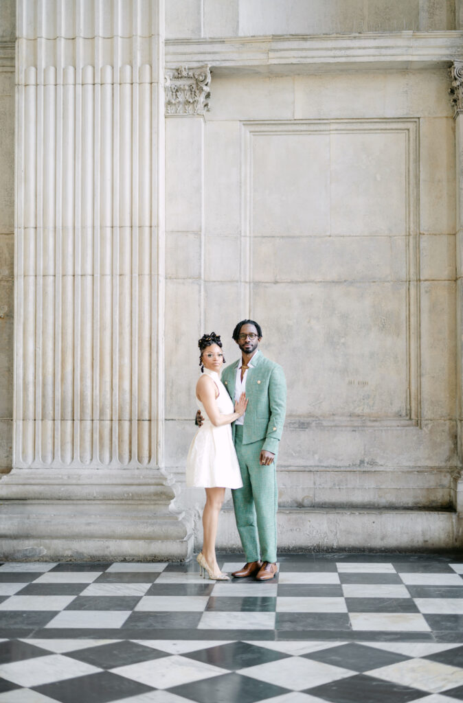 couple outside st pauls cathedral