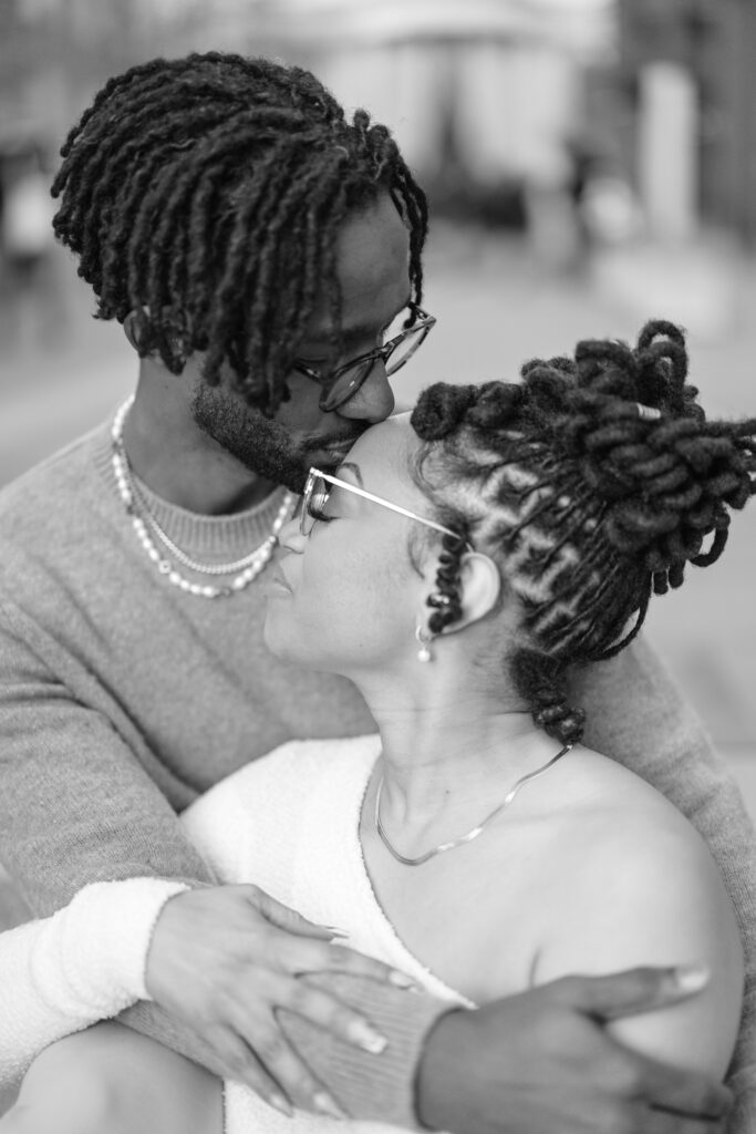 couple outside st pauls cathedral