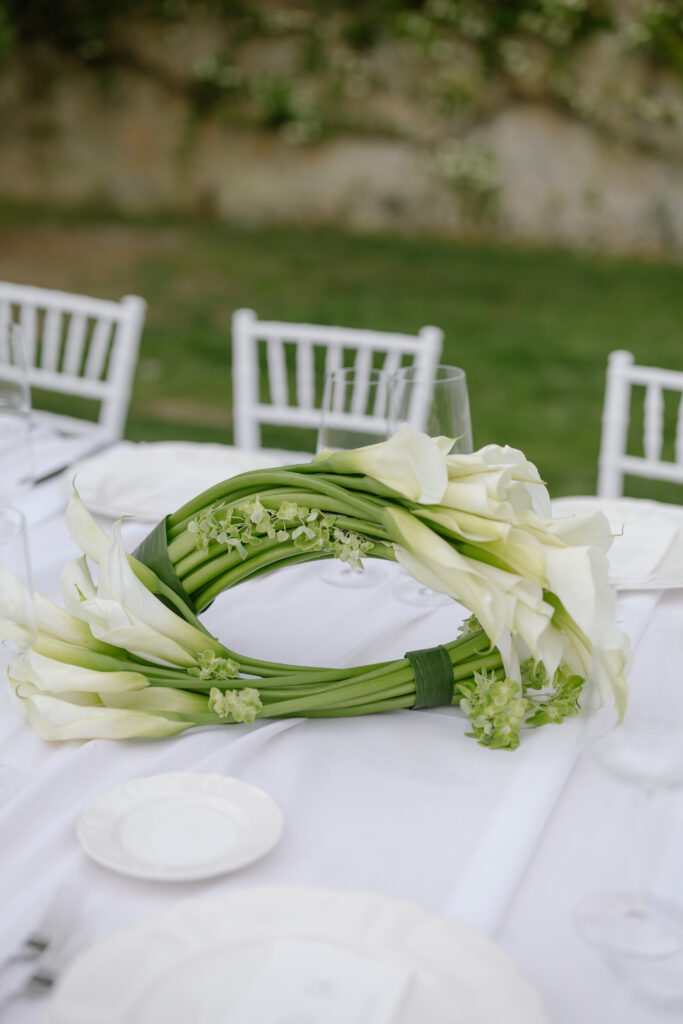 calla lily table arrangement